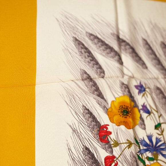 Gucci Vintage Silk Floral Bouquet Scarf Wheat Wildflowers Italy - Picture 5 of 14